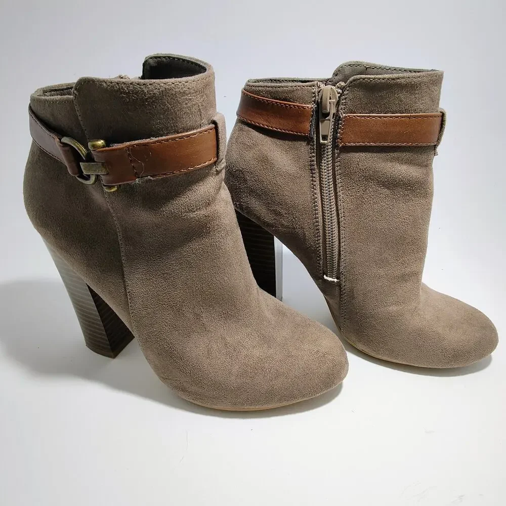 Bamboo Women's Size 5 1/2 Suede High Heel Ankle Zip‎ Boots